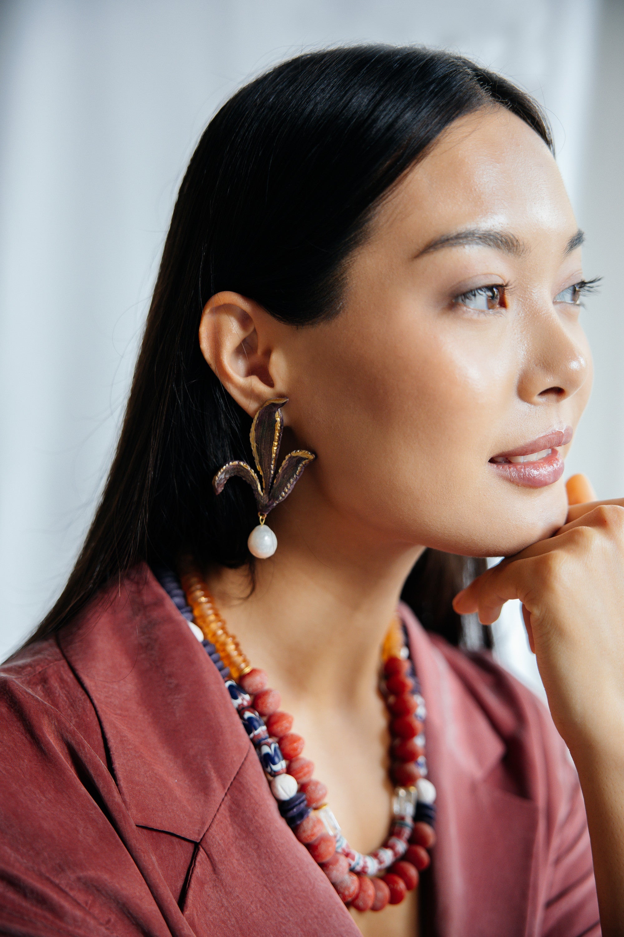 ORABEL - Elegant Pearl Earring with Gold Details - A/W 25-26 Silent Reverie
