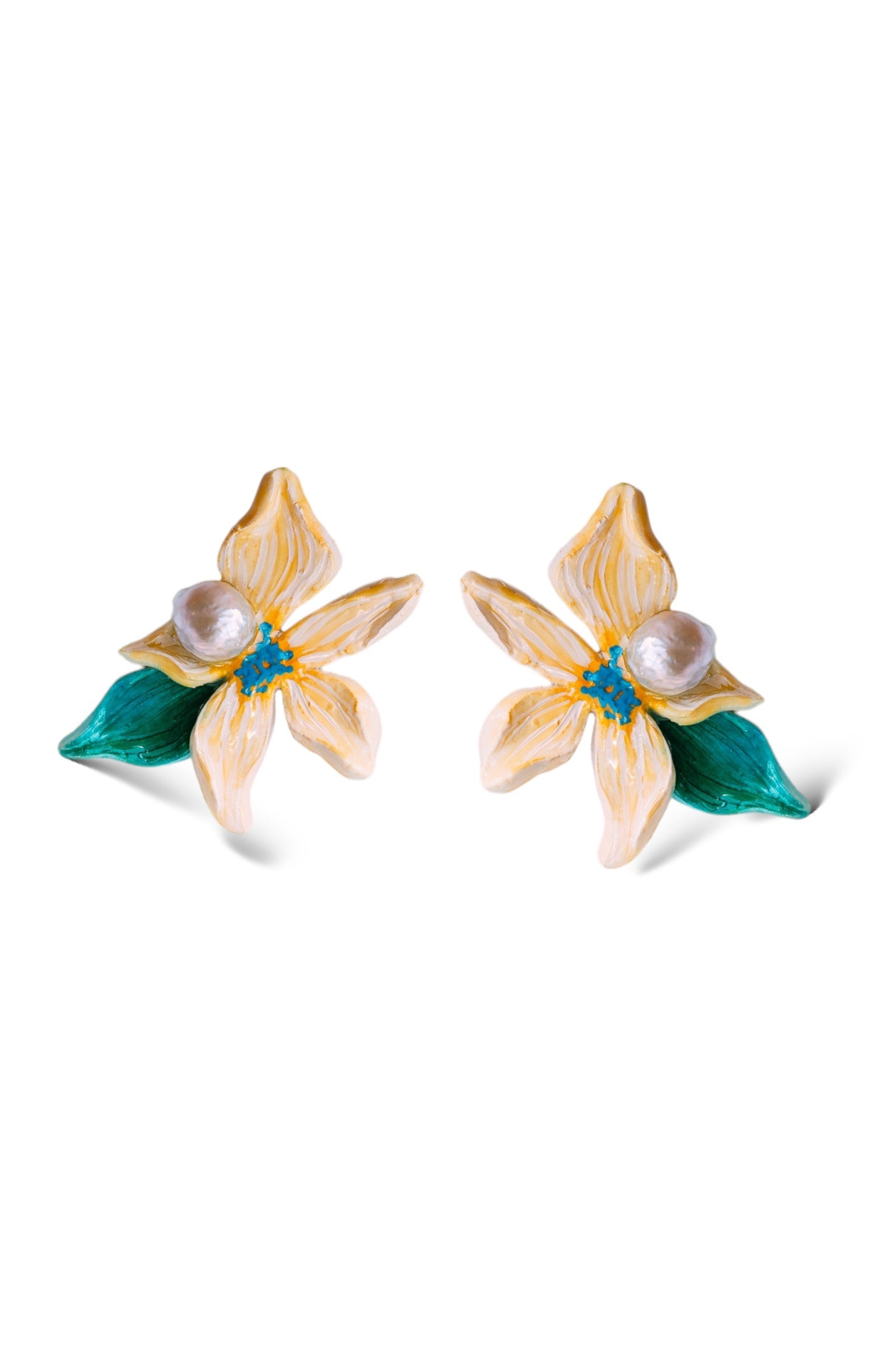 MIRA - Pearl Detailed Earring