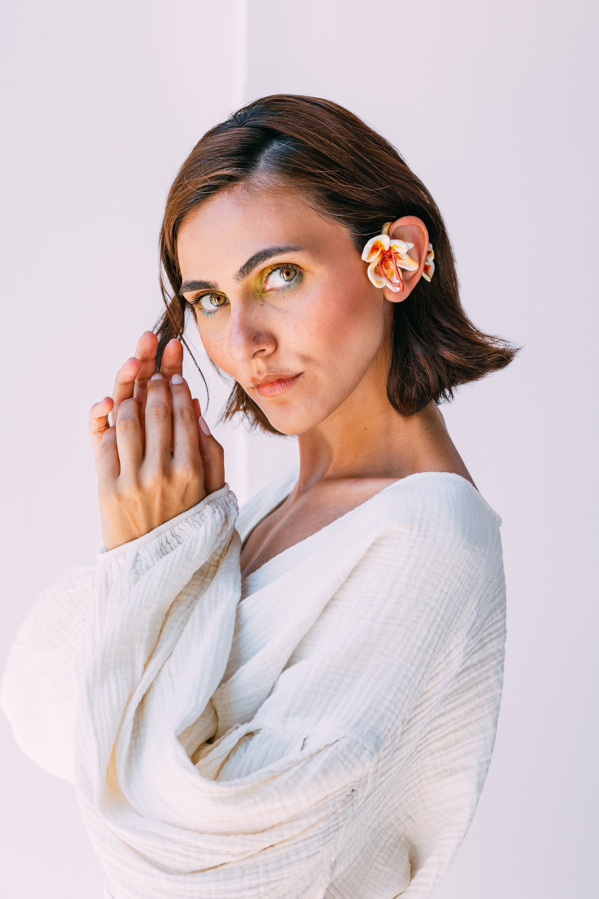 ISLAND GIRL - Flower Earcuff