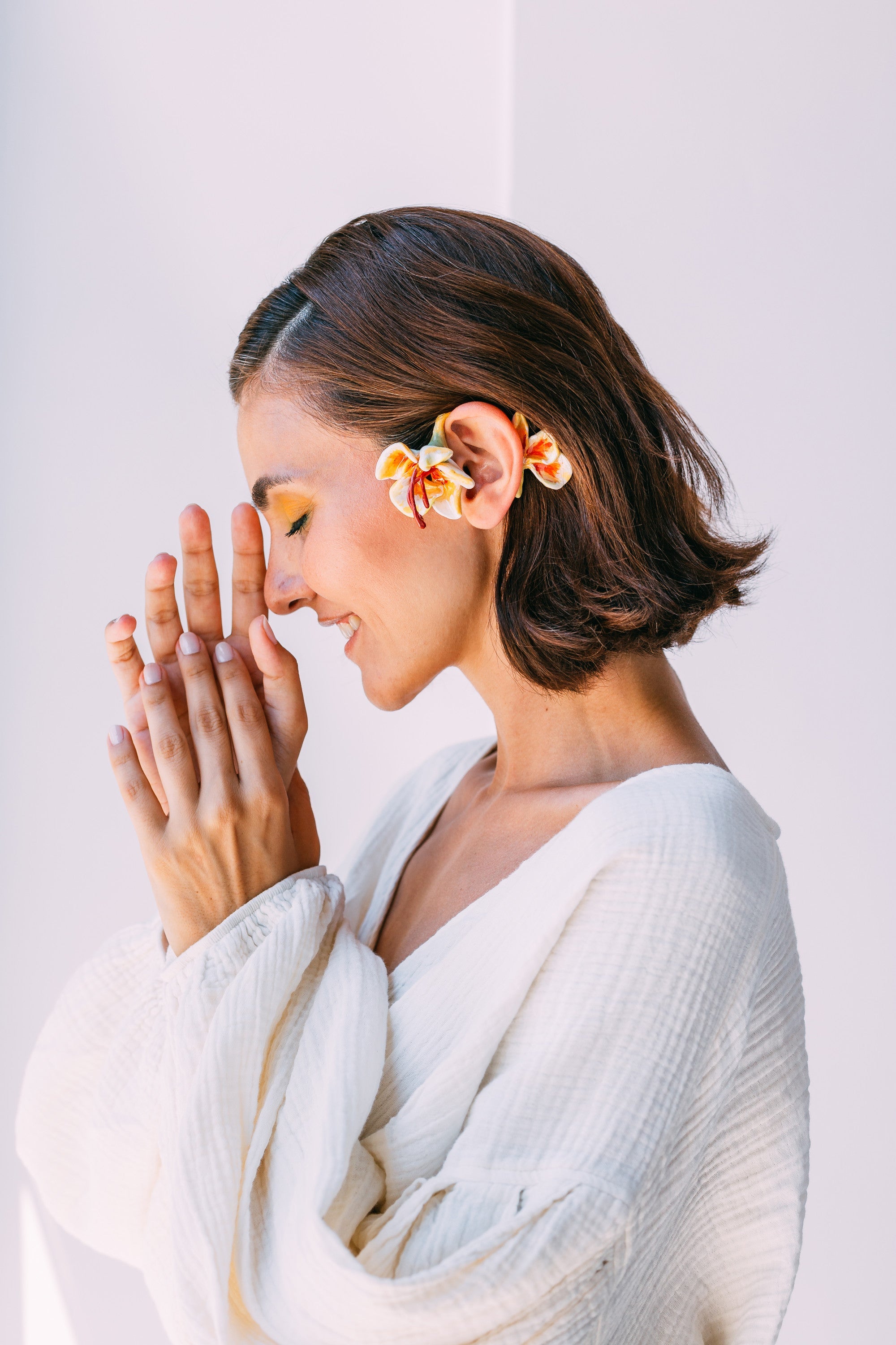 ISLAND GIRL - Flower Earcuff