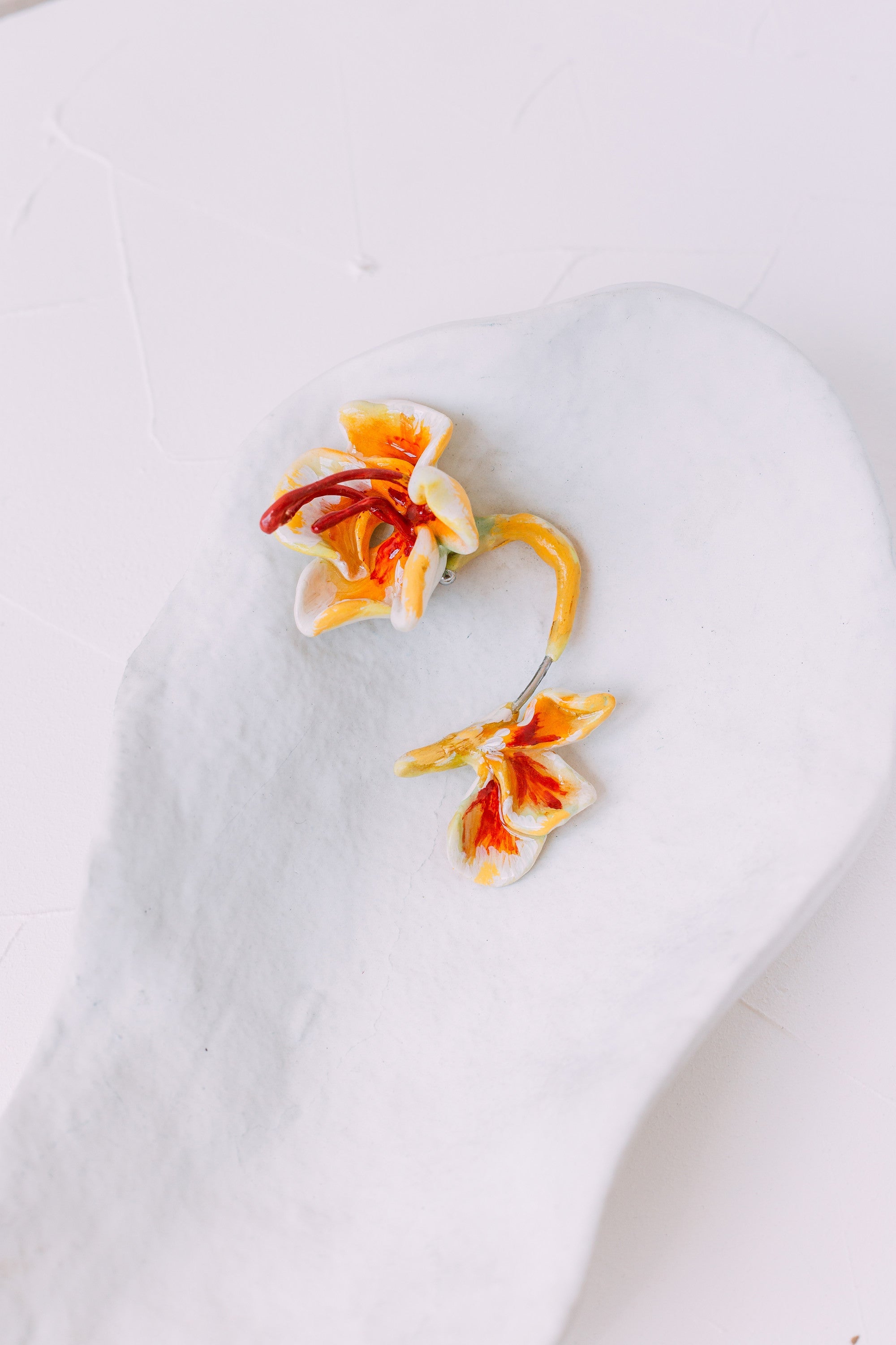 ISLAND GIRL - Flower Earcuff