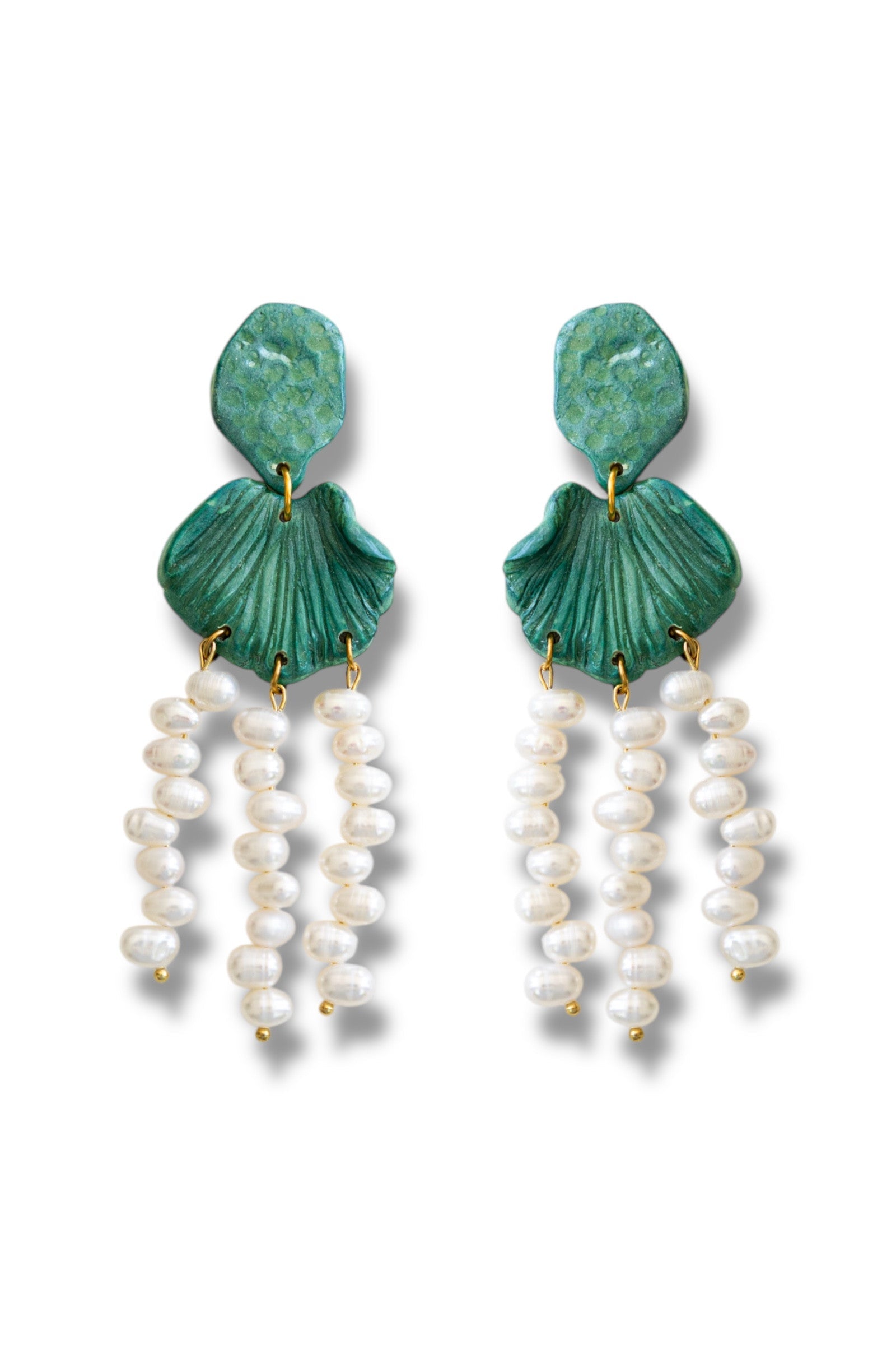 LICUALA - Tropical Pearl Earrings