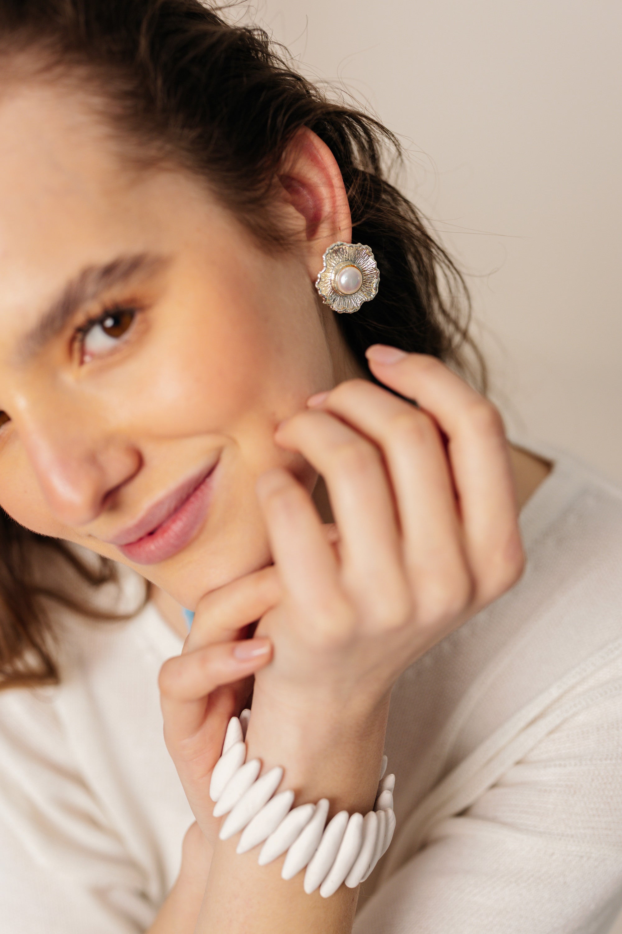 No.1 - Minimal Pearl Earrings - S/S '26 Dear, Sunset