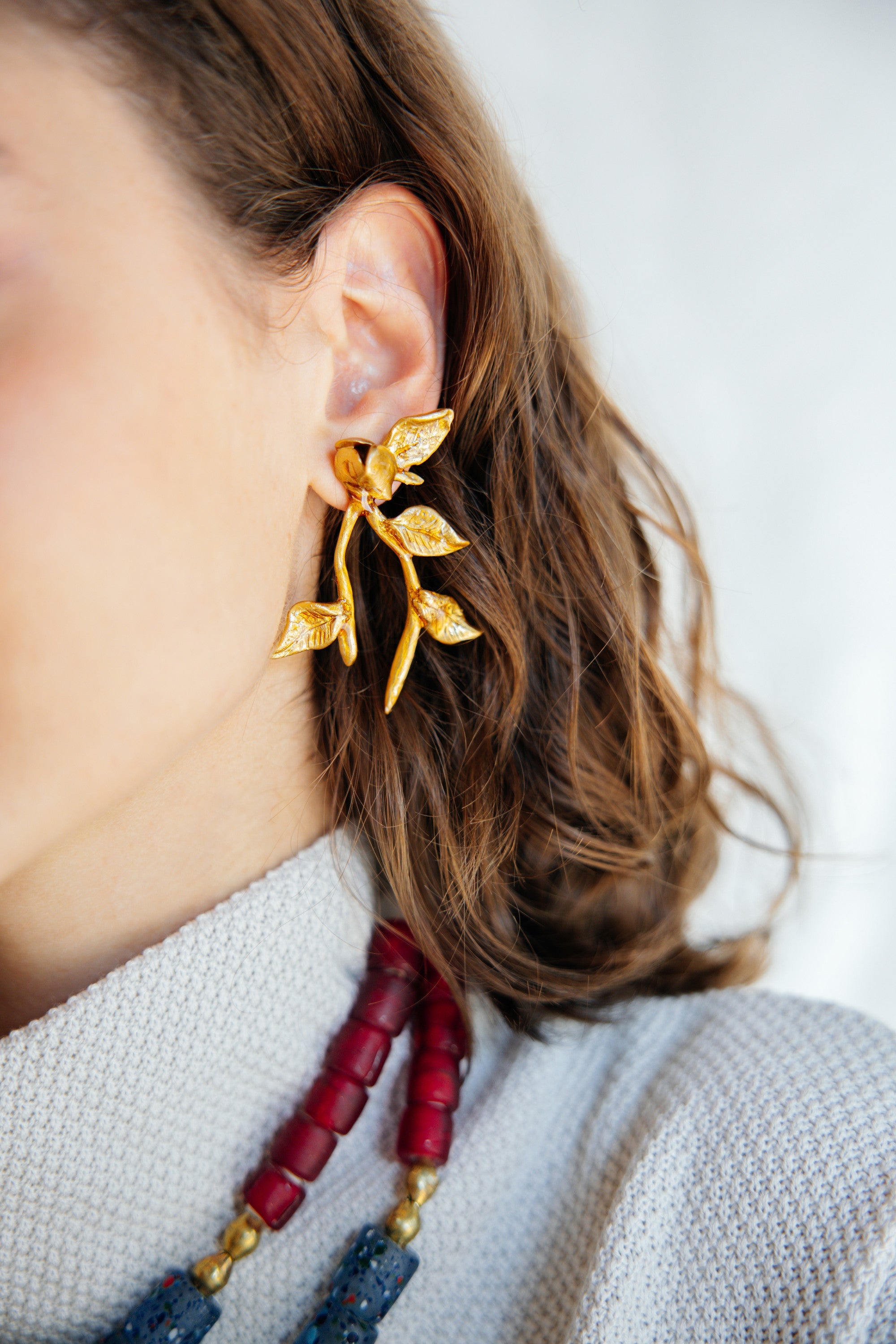VALMORA - Gold Detailed Elegant Earring - A/W 25-26 Silent Reverie