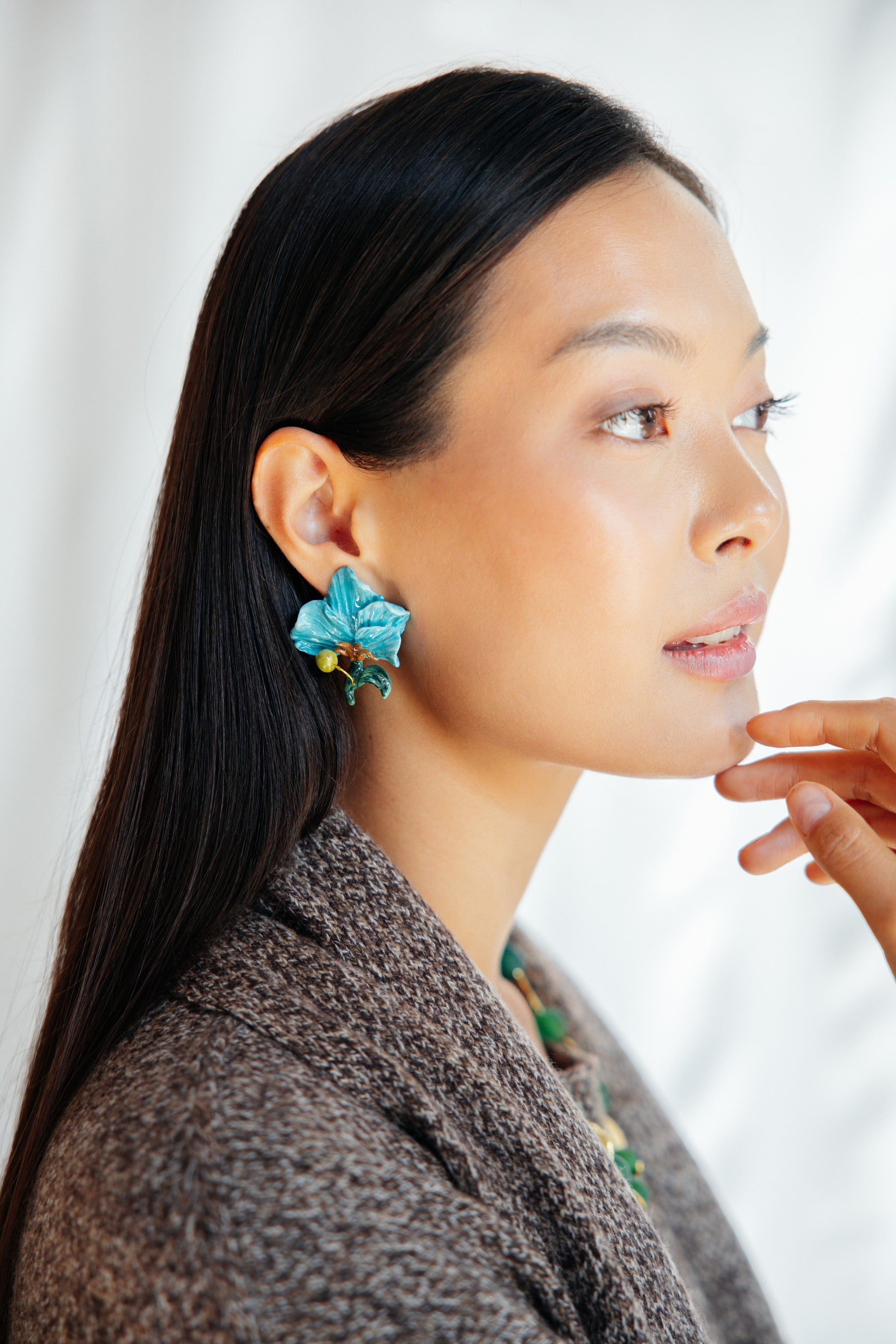 MIRABELLE - Asymmetric Abstract Flower Earring - A/W 25-26 Silent Reverie