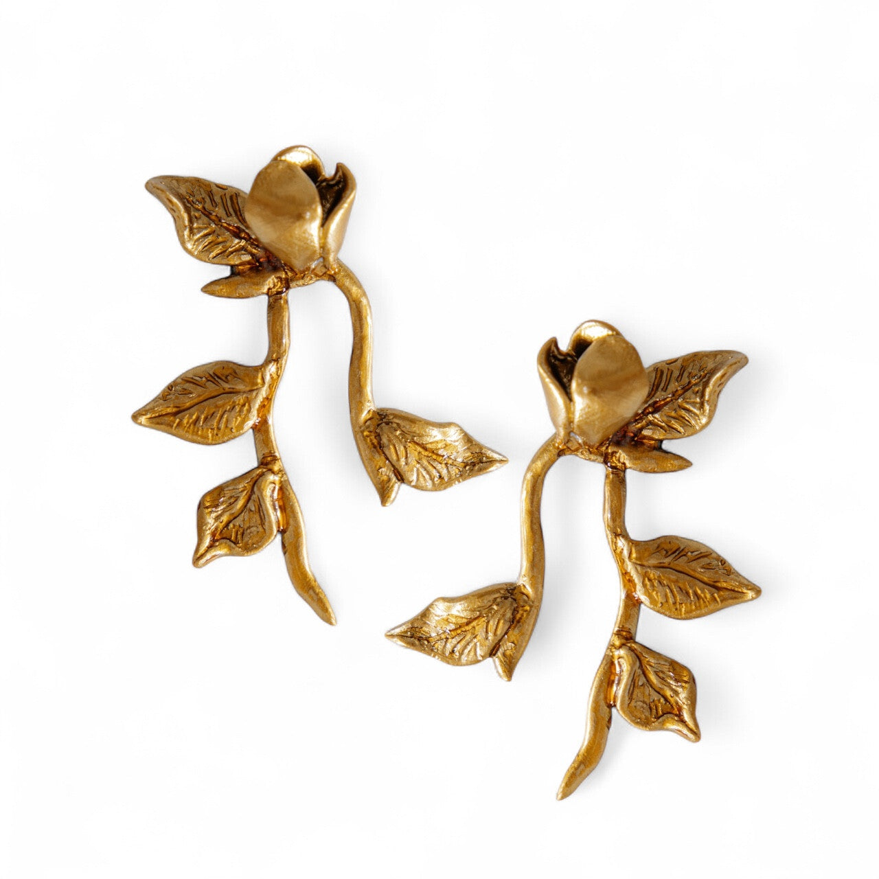 VALMORA - Gold Detailed Elegant Earring - A/W 25-26 Silent Reverie