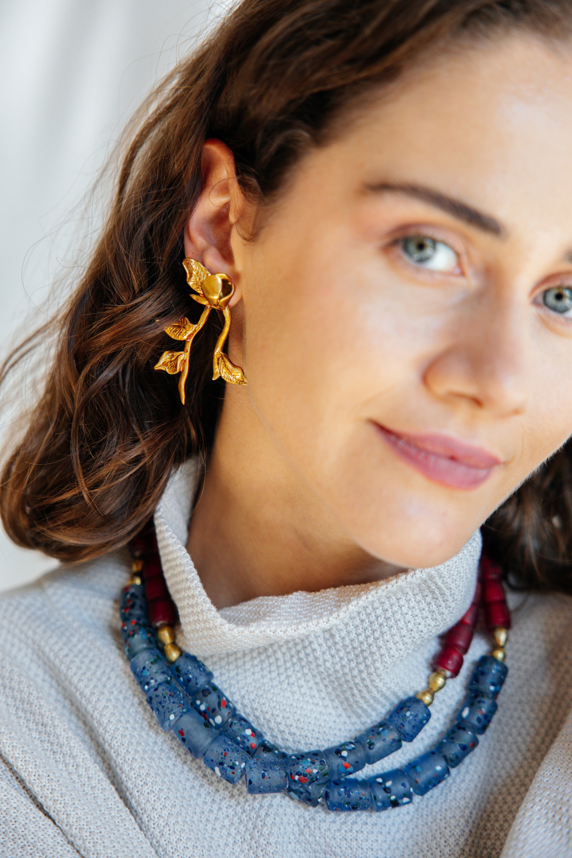VALMORA - Gold Detailed Elegant Earring - A/W 25-26 Silent Reverie