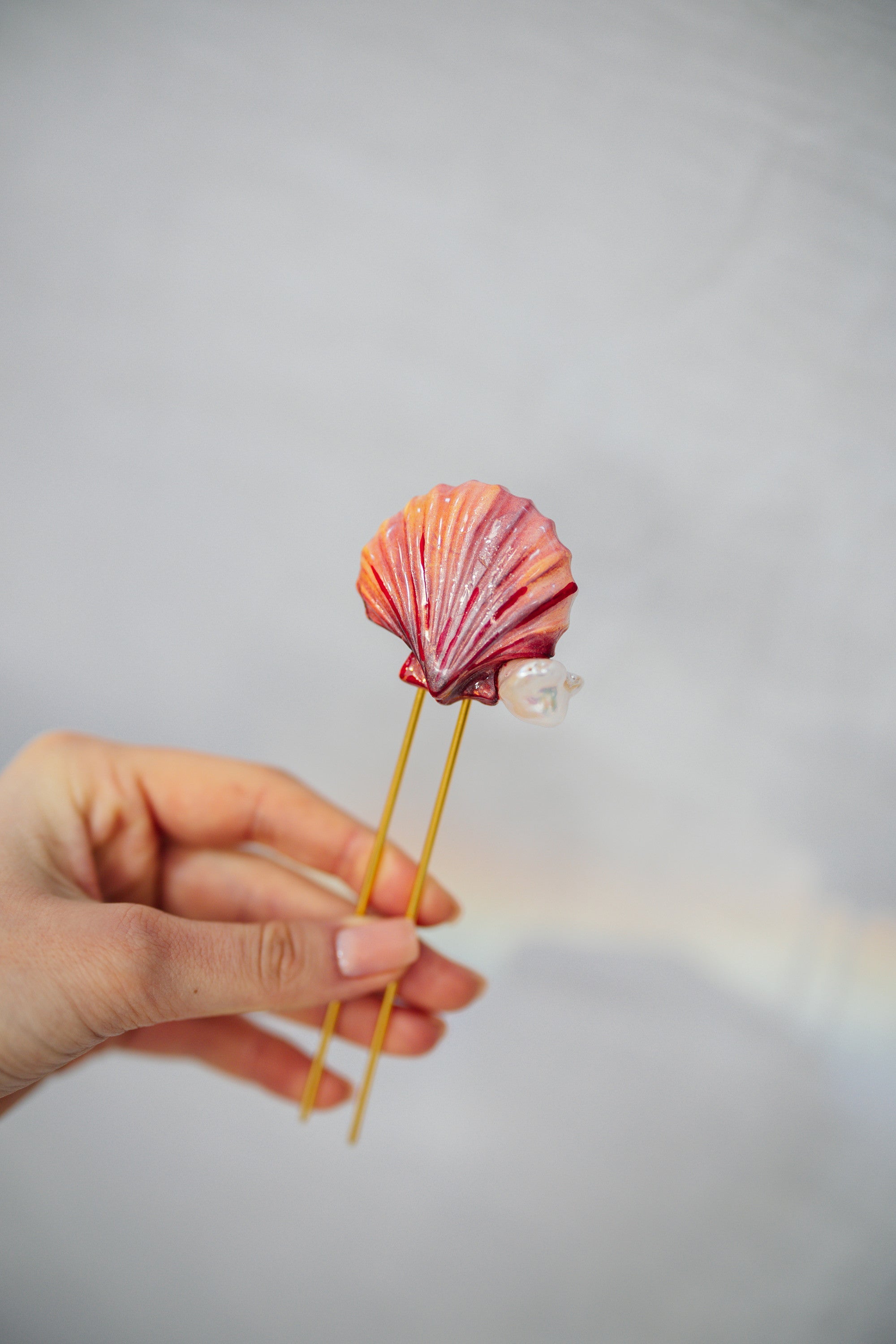 CORAL SHELL - Pearl Detailed Bun Hair Pin - S/S '26