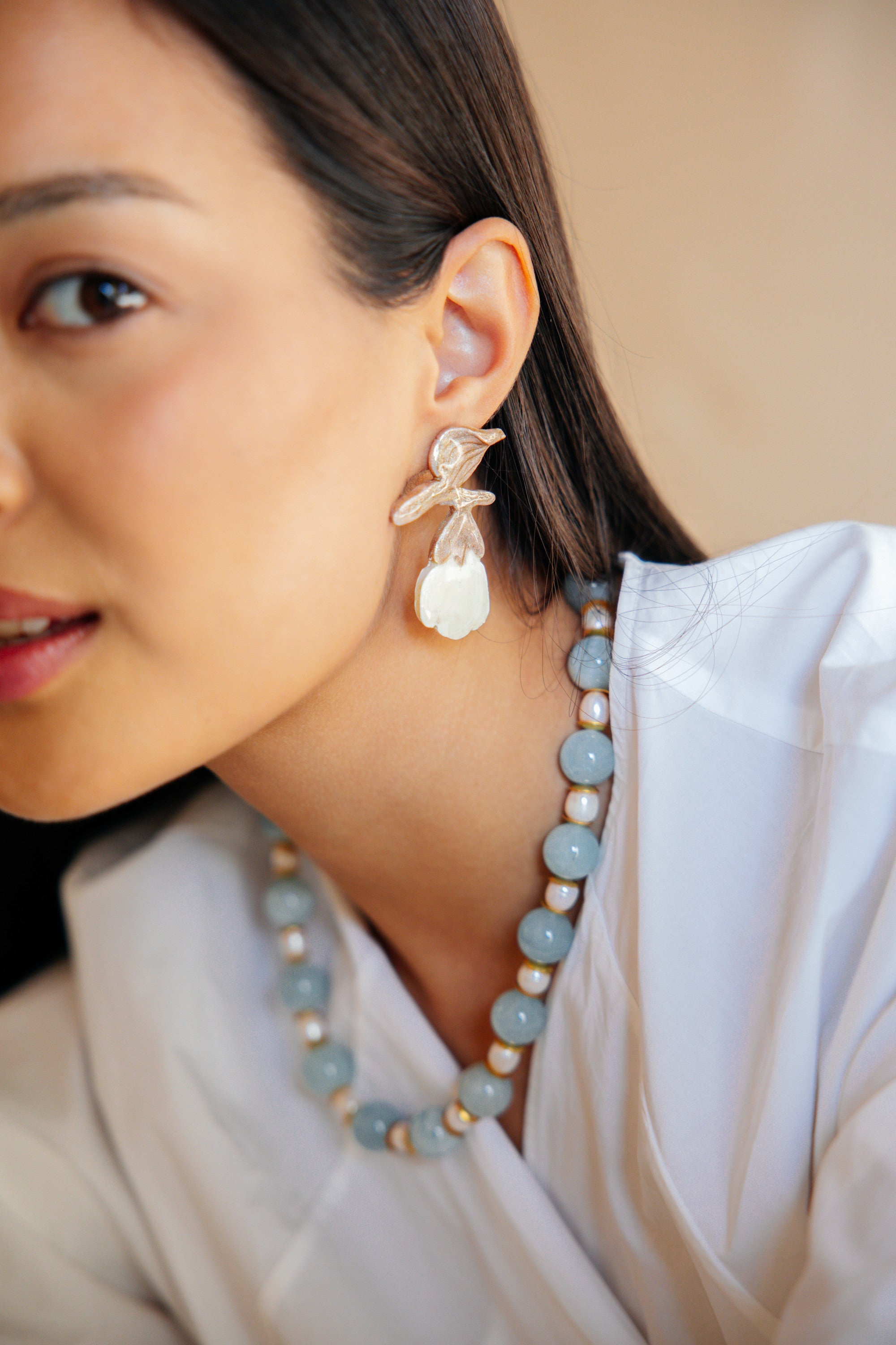 ARALYN - Minimal Iridescent Silver Tone Earring - A/W 25-26 Silent Reverie