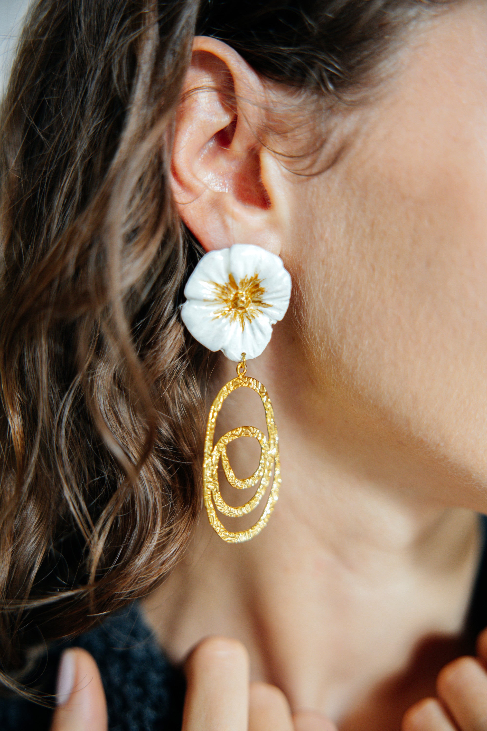 GOLDENA - Dangling Flower Detailed Earring - A/W 25-26 Silent Reverie